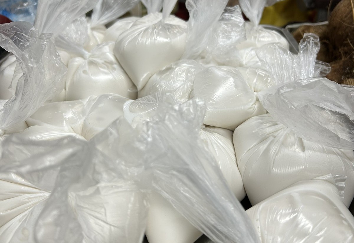 Coconut Niyog (Gata) 1kg